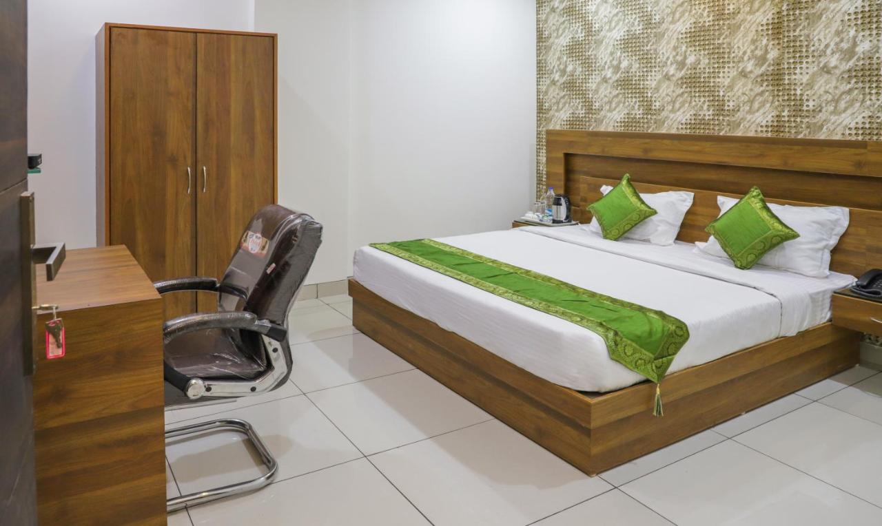Hotel Treebo Trip Kapil Royalista Ludhiana Zewnętrze zdjęcie
