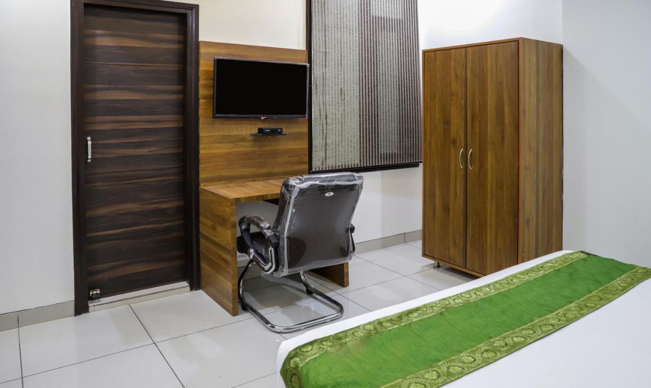 Hotel Treebo Trip Kapil Royalista Ludhiana Zewnętrze zdjęcie