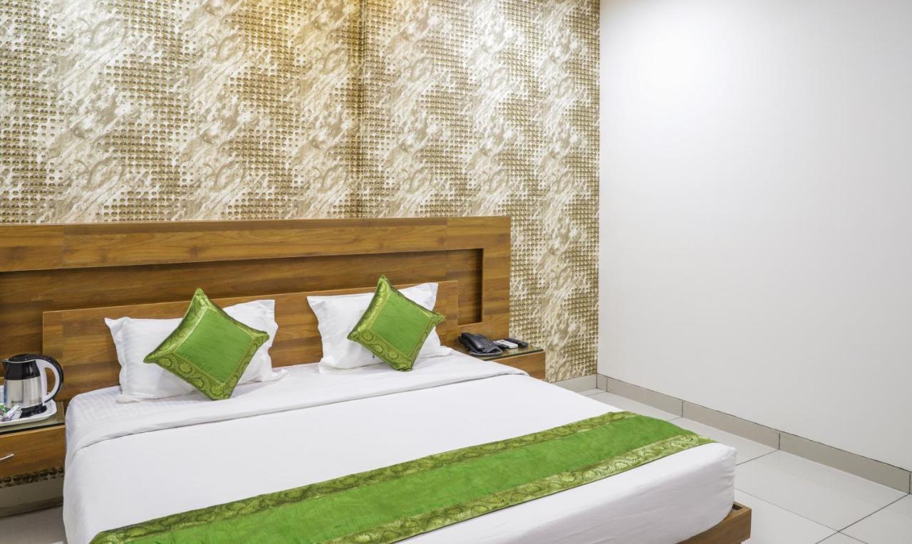 Hotel Treebo Trip Kapil Royalista Ludhiana Zewnętrze zdjęcie