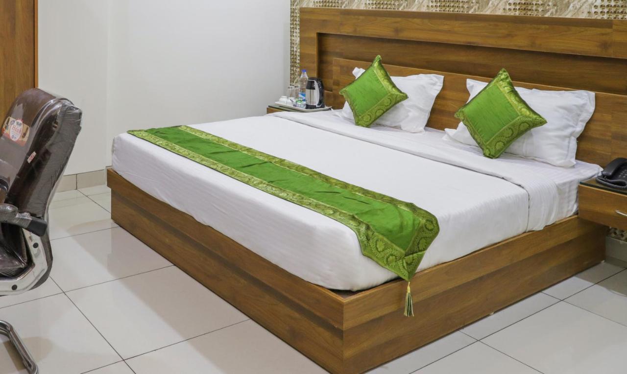 Hotel Treebo Trip Kapil Royalista Ludhiana Zewnętrze zdjęcie